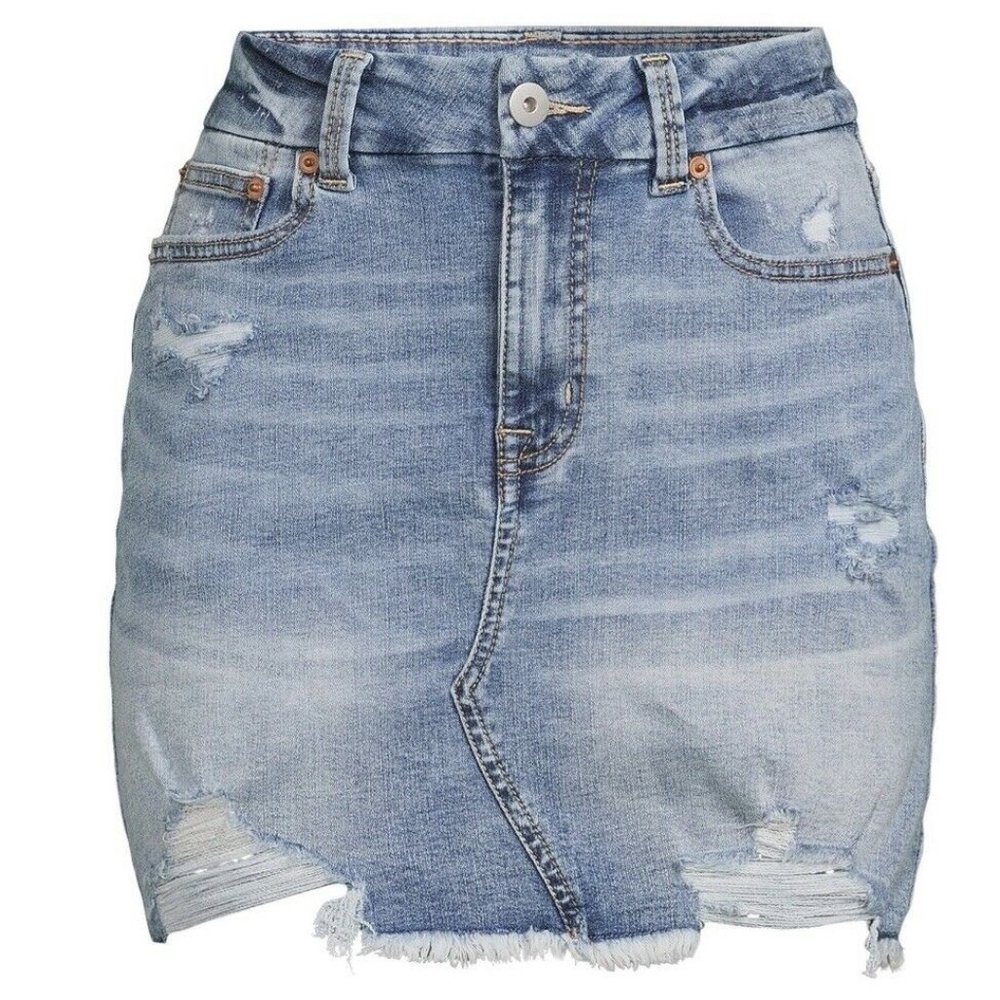 No Boundaries Super High Rise Distressed Denim Mini Skirt Light Wash Size 11 NWT